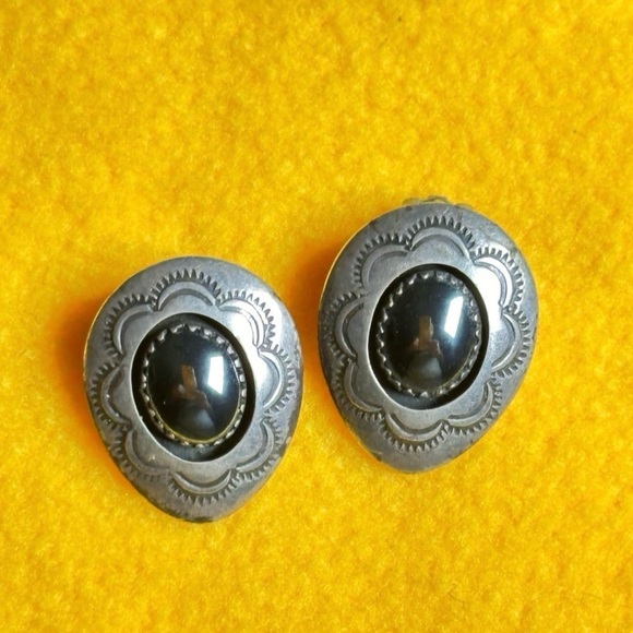 Vintage Navajo AG Arnold & Carleena Goodluck | Mercari Vintage Navajo AG Arnold & Carleena Goodluck Hematite
Sterling Sunrise
Earrings